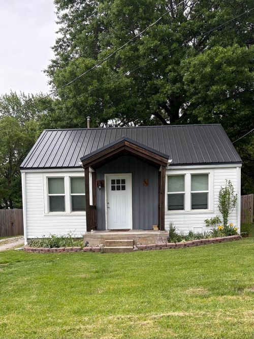 244 N Pine St, Marshfield, MO, 65706-1404 | Card Image
