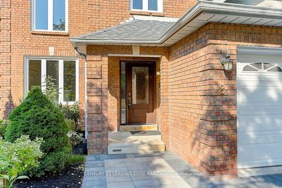 8 Ashdown Cres, House other with 4 bedrooms, 4 bathrooms and 6 parking in Richmond Hill ON | Image 2