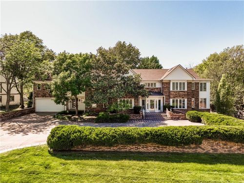 8616 Cedar Dr, Prairie Village, KS, 66207-1806 | Card Image