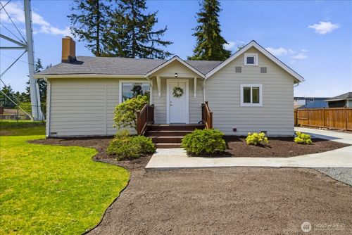 7408 Olympic Dr, Everett, WA, 98203-5742 | Card Image