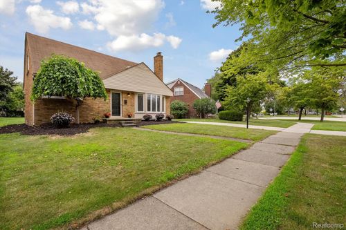 2610 Gorno St, Trenton, MI, 48183-2543 | Card Image