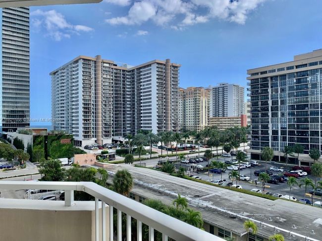 APT-5C - 1985 S Ocean Dr, Condo with 1 bedrooms, 2 bathrooms and null parking in Hallandale Beach FL | Image 29
