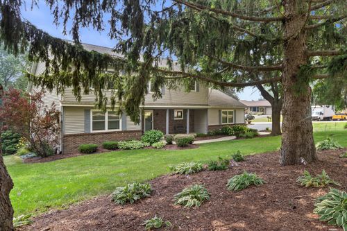 3655 99th St, Pleasant Prairie, WI, 53158-4012 | Card Image