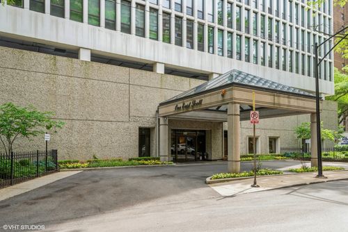 1012-1 E Scott St, Chicago, IL, 60610-5246 | Card Image
