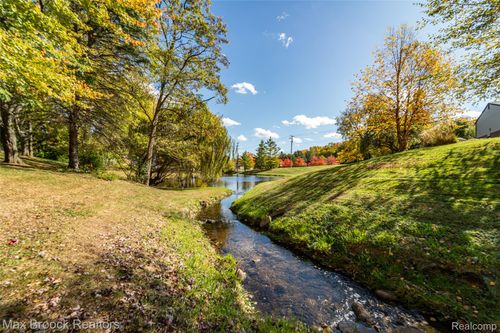 862 Yorktown Ct, Northville, MI, 48167-1008 | Card Image