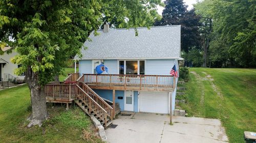 71 4th Ave Nw, Hutchinson, MN, 55350-1627 | Card Image