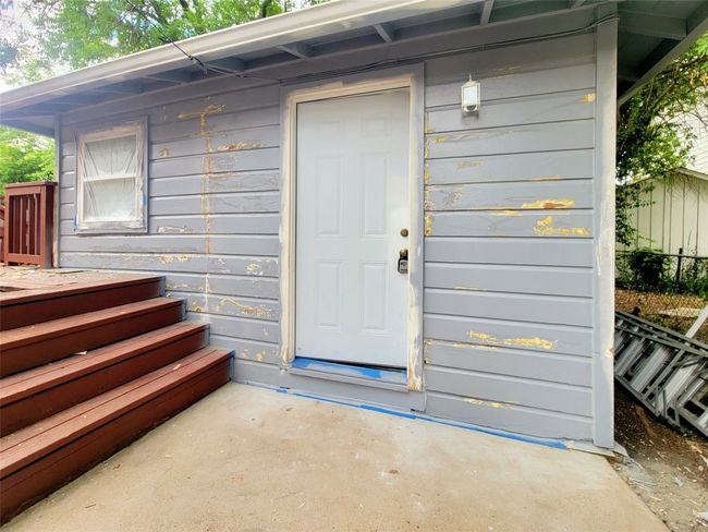 View of property entrance | Image 10