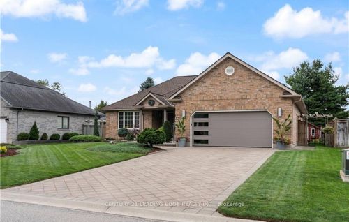 57 Parkview Dr, Dorchester, ON, N0L1G2 | Card Image