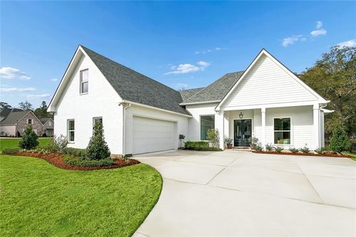 305 Steeplechase Dr, Abita Springs, LA, 70420-4044 | Card Image