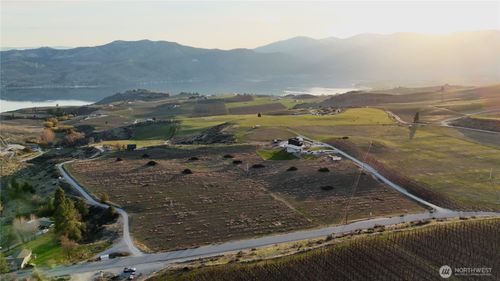 29 Nora Ln, Chelan, WA, 98816 | Card Image