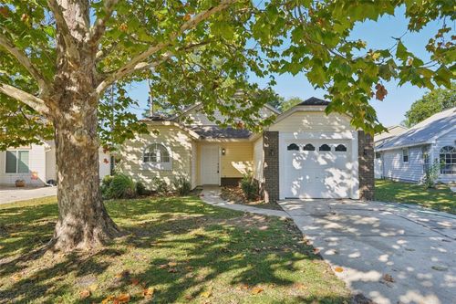 123 Edgewater Cir, SANFORD, FL, 32773-5683 | Card Image