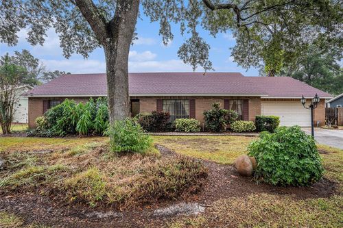 2110 Siloam Springs Dr, DOVER, FL, 33527-6222 | Card Image