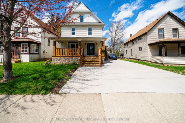 4749 Epworth Cir, House other with 4 bedrooms, 3 bathrooms and 4 parking in Niagara Falls ON | Image 6