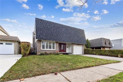 67 Manor Dr, House other with 3 bedrooms, 1 bathrooms and 3 parking in Kitchener ON | Image 2