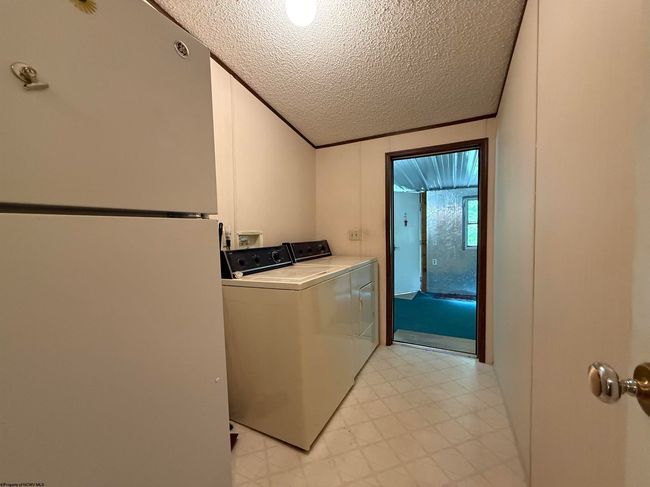 2610 Maple Spring Hwy, House other with 3 bedrooms, 3 bathrooms and 3 parking in Eglon WV | Image 16