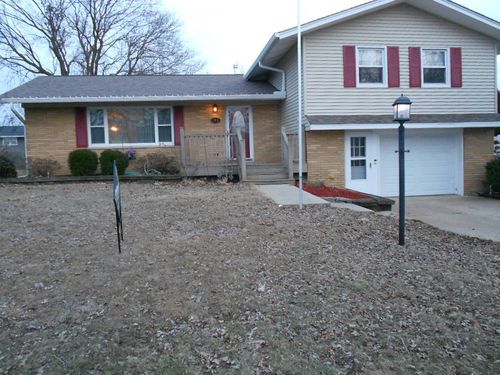 104 N Howard St, Roanoke, IL, 61561-9650 | Card Image