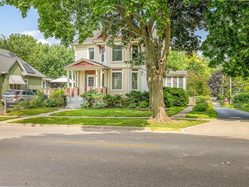 924 Pearl St, Belvidere, IL, 61008-5212 | Card Image