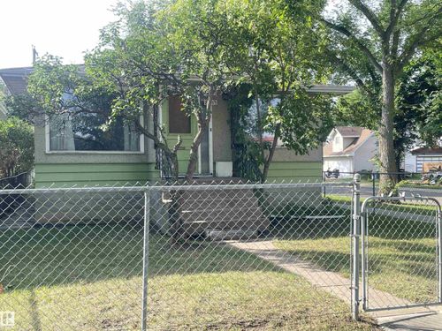 8759 81 Ave Nw, Edmonton, AB, T6C0W5 | Card Image