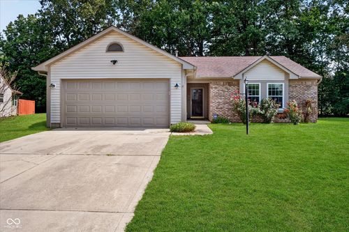 7449 Grandview Dr, Avon, IN, 46123-7464 | Card Image