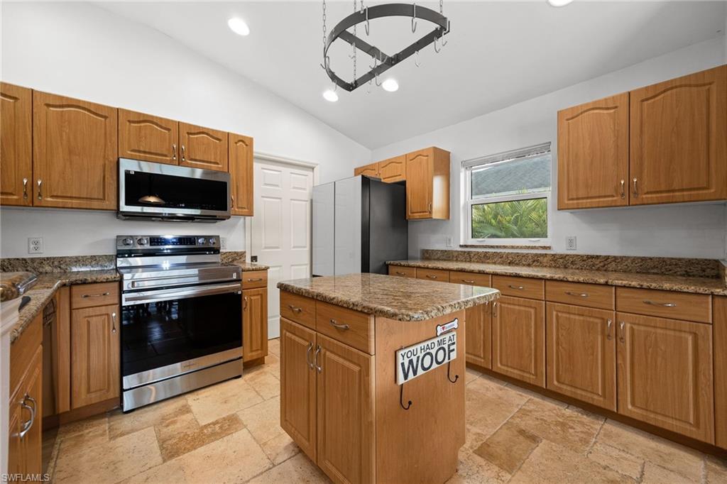 Residential in LEHIGH ACRES 4