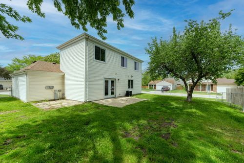 5039 Chambers Dr, Hoffman Estates, IL, 60010-5650 | Card Image