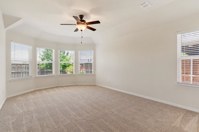 Primary Suite with bay windows | Image 20