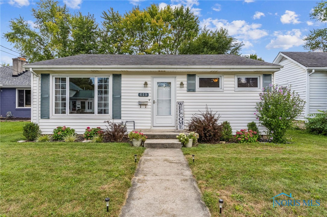 Hull Ave, Findlay, OH 45840