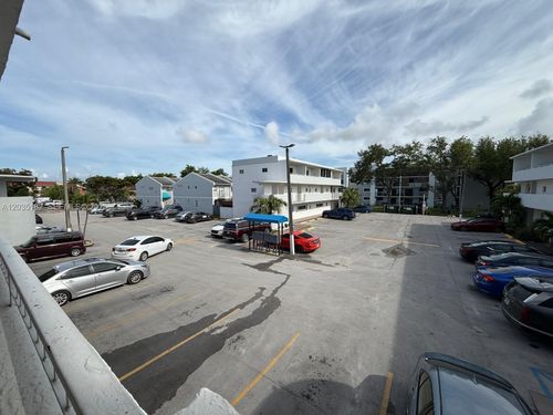 10-a-5611 W 25th Ct, Hialeah, FL, 33016-4477 | Card Image