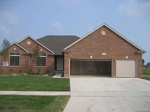 39229 Jefferson Ave, Harrison Township, MI, 48045-1846 | Card Image