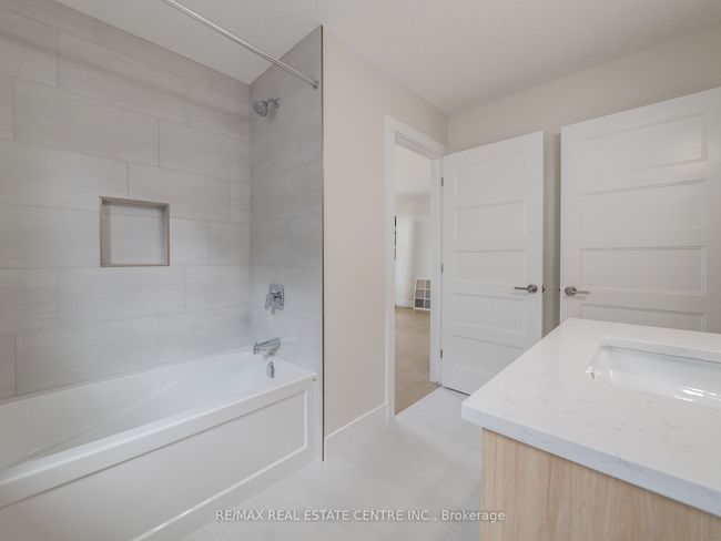 7 - 7966 Fallon Dr, House other with 4 bedrooms, 3 bathrooms and 4 parking in Granton ON | Image 25