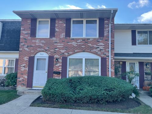 944 Miller Ave, Streamwood, IL, 60107-3122 | Card Image