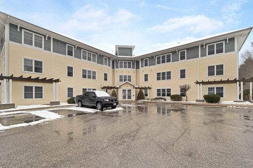 unit-105-597R Lafayette Rd, Hampton, NH, 03842-3372 | Card Image