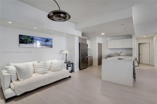 ph-6-701 Brickell Key Blvd, Miami, FL, 33131-2683 | Card Image