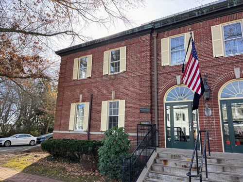 2-12 Main St, Essex, CT, 06426 | Card Image