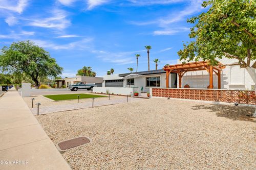 812 W Gleneagles Dr, Phoenix, AZ, 85023-5255 | Card Image