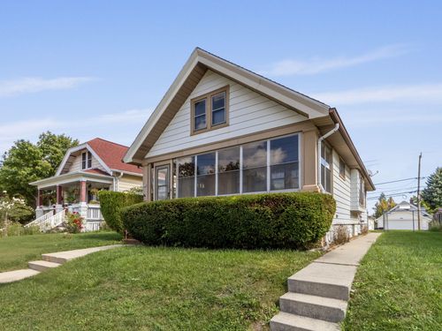 906 S 58th St, WEST ALLIS, WI, 53214-3341 | Card Image