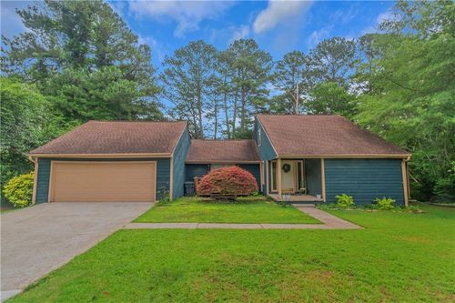 959 Sweet Briar Trl Se, Conyers, GA, 30094-3853 | Card Image