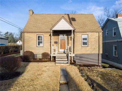 815 Elizabeth St, Wilkins Twp, PA, 15221 | Card Image