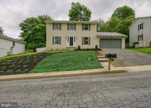 3 Liberty Drive, MOUNT HOLLY SPRINGS, PA, 17065 | Card Image