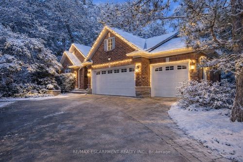 1329 Clarkson Rd N, Mississauga, ON, L5J2W6 | Card Image