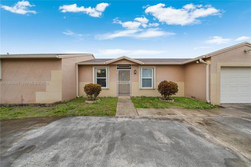 20103 Nw 57th Pl, Hialeah, FL, 33015-4951 | Card Image