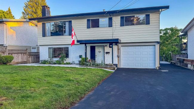 32734 Swan Avenue, House other with 4 bedrooms, 2 bathrooms and 6 parking in Mission BC | Image 1