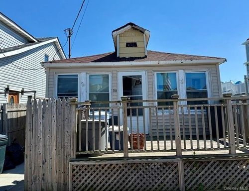 30 W 11th Rd, Broad Channel, NY, 11693-1116 | Card Image