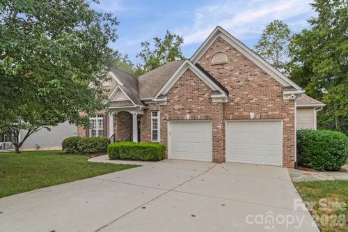 7712 Woodcrest Dr, Stanley, NC, 28164-6839 | Card Image