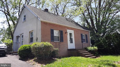 382 W 11th St, FRONT ROYAL, VA, 22630-2849 | Card Image