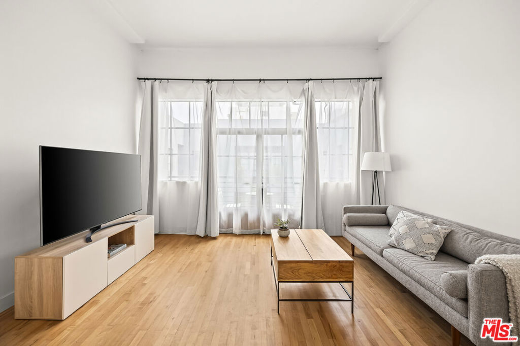 Residential Lease in Los Angeles 4
