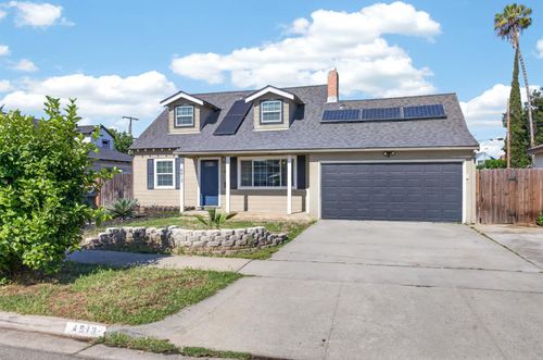 4913 N Diana St, Fresno, CA, 93726-0235 | Card Image