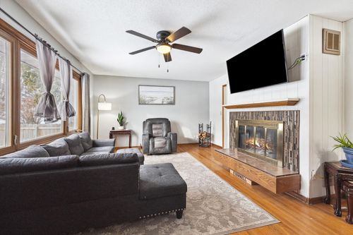 339 14th Ave S, South Saint Paul, MN, 55075-2129 | Card Image