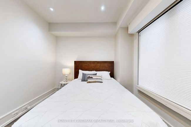 301 Jedburgh Rd, House other with 5 bedrooms, 4 bathrooms and 2 parking in Toronto ON | Image 18