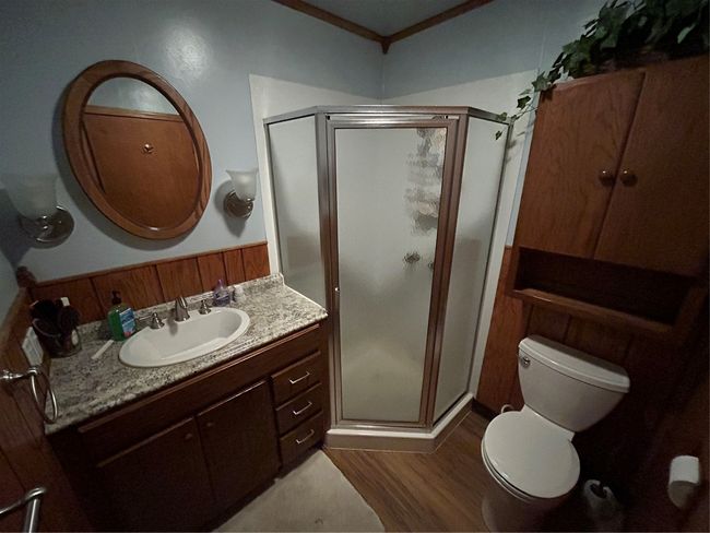 Main floor bathroom | Image 13